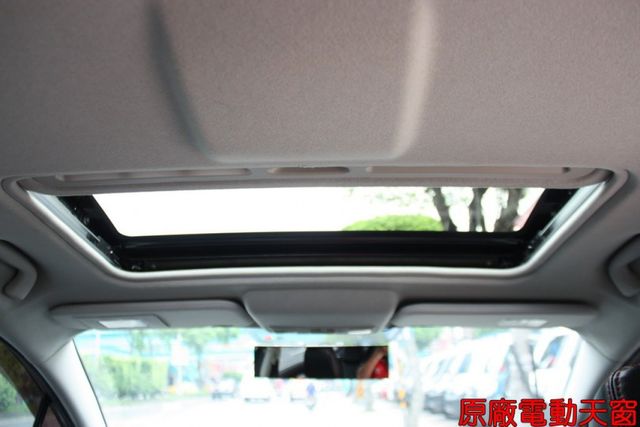 會長の店認證車/不二價，電動滑門七人座，原版件＋就是便宜☆頂級極美馬5/跑多但自用車車況好和便宜到爆/雙電動滑門/天窗  第11張相片