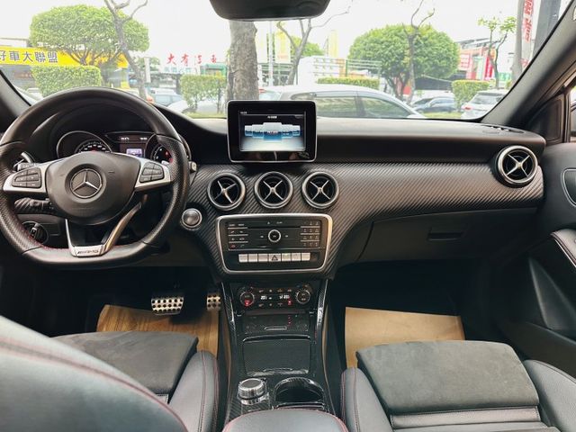 會長の店認證車☆總代理小改款 A180 AMG /自用跑10萬.電動記憶座椅/免鑰匙/LED頭燈/倒車顯影  第3張相片