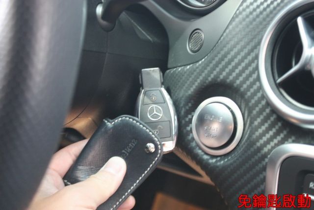 會長の店認證車☆總代理小改款 A180 AMG /自用跑10萬.電動記憶座椅/免鑰匙/LED頭燈/倒車顯影  第7張相片