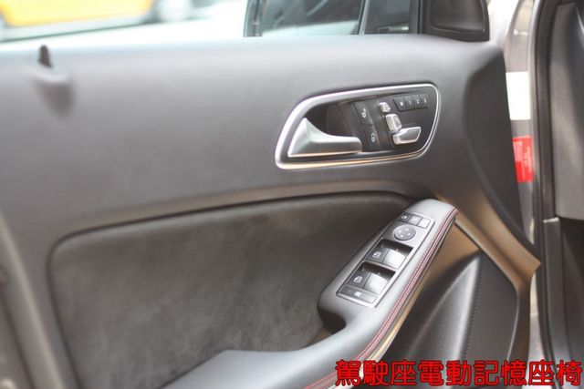 會長の店認證車☆總代理小改款 A180 AMG /自用跑10萬.電動記憶座椅/免鑰匙/LED頭燈/倒車顯影  第11張相片