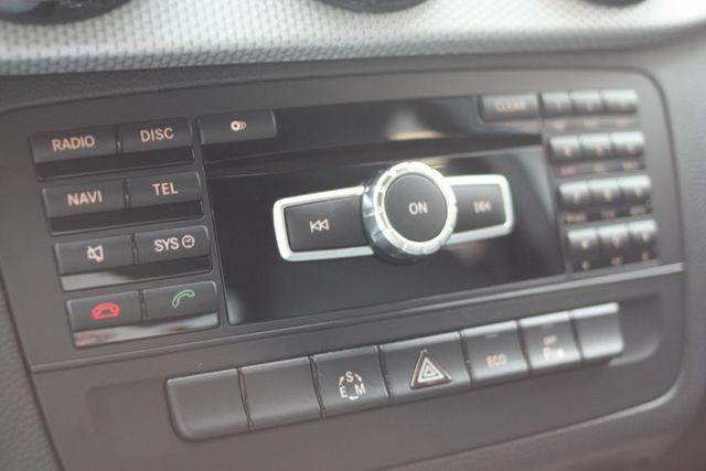 會長の認證車☆總代理B200 1.6cc/自用保證只跑7萬多/安卓大螢幕/全景天窗/雙前電動椅/倒車顯影/九安全氣囊  第8張相片