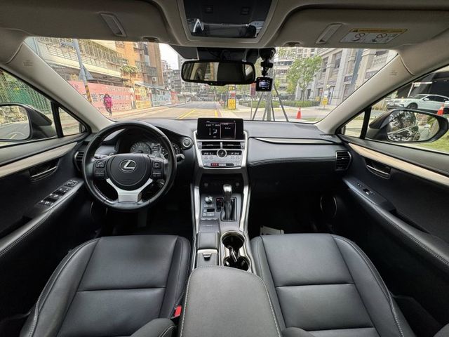 會長の店認證車/五重送專案☆小改款NX200 自用車＋只跑7萬/免鑰/ACC跟車/車道偏移/盲點偵測/自動煞停  第3張相片