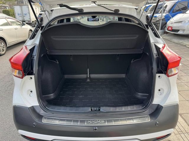 會長の店認證車☆頂級 KICKS 1.5 智行旗艦版/一手車+里程數保證/定速/環景影像/車道偏移.盲點偵測  第14張相片