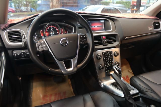 會長の店認證車☆小改款 V40 T3旗艦版.自用跑12萬公里.ACC跟車.車道偏移.盲點.雙前電動椅  第3張相片