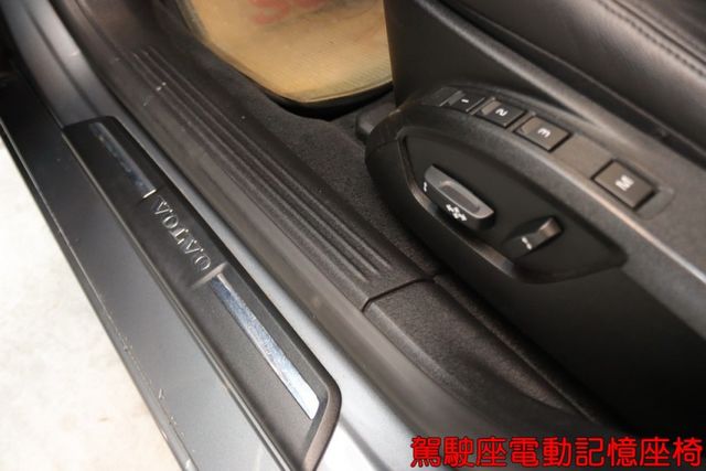 會長の店認證車☆小改款 V40 T3旗艦版.自用跑12萬公里.ACC跟車.車道偏移.盲點.雙前電動椅  第10張相片