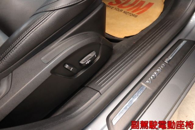 會長の店認證車☆小改款 V40 T3旗艦版.自用跑12萬公里.ACC跟車.車道偏移.盲點.雙前電動椅  第11張相片