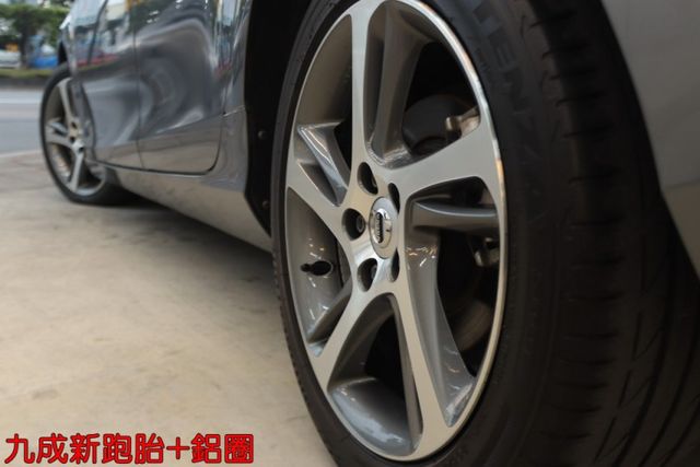 會長の店認證車☆小改款 V40 T3旗艦版.自用跑12萬公里.ACC跟車.車道偏移.盲點.雙前電動椅  第18張相片