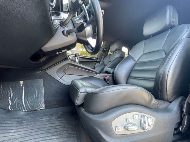 MACAN S 里程保證/四驅運動休旅車/18向電動椅/四車門摸門/越野模式/車道維持輔助  第16張相片