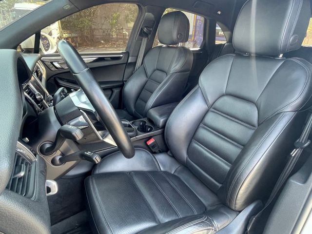 MACAN S 里程保證/四驅運動休旅車/18向電動椅/四車門摸門/越野模式/車道維持輔助  第17張相片