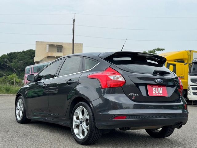 Focus運動型 電動天窗/分區恆溫空調/衛星導航/定速巡航/電動摺疊後視鏡/抬頭顯示器/倒車顯影  第6張相片