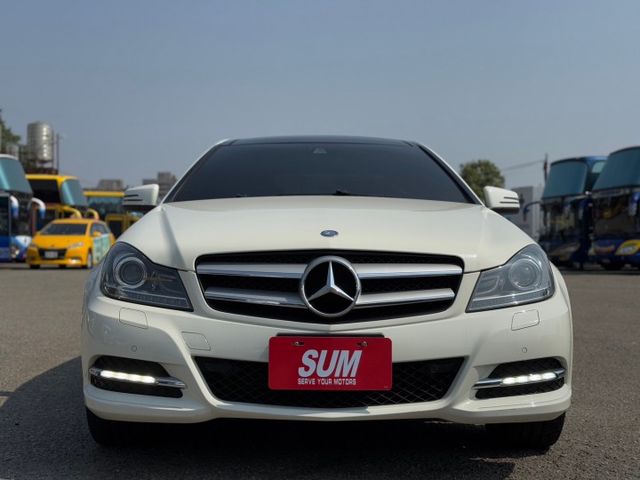 C250 Coupe 全景天窗/定速/倒車顯影/分區恆溫空調/雙前座記憶椅/後座出風口  第2張相片