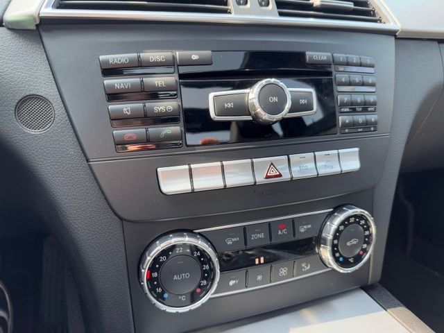 C250 Coupe 全景天窗/定速/倒車顯影/分區恆溫空調/雙前座記憶椅/後座出風口  第10張相片