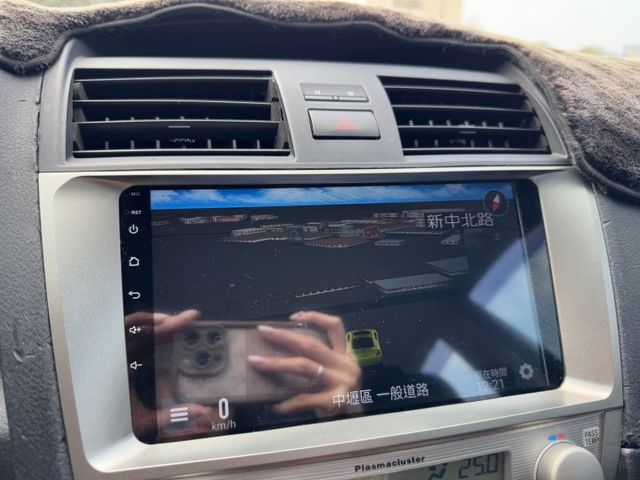 Camry 安卓機/倒車顯影/衛星導航/分區恆溫空調/電折後視鏡/抬頭顯示器  第8張相片