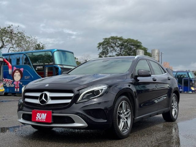 GLA200 換檔撥片/定速/倒車顯影/駕駛座記憶椅/電尾門  第1張相片