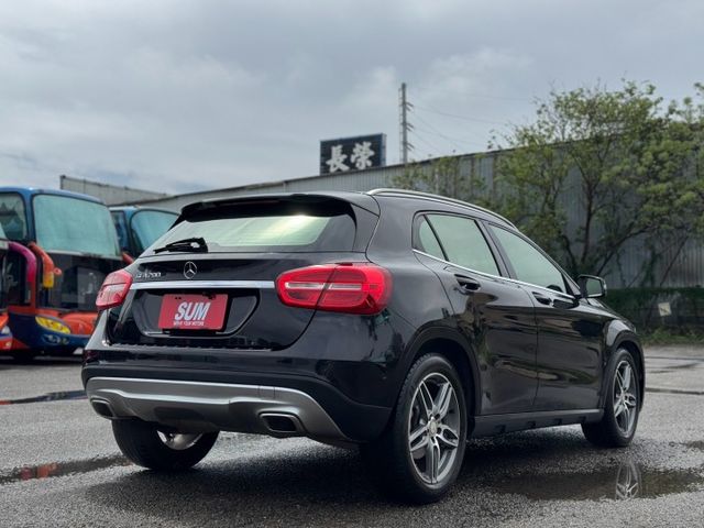 GLA200 換檔撥片/定速/倒車顯影/駕駛座記憶椅/電尾門  第4張相片