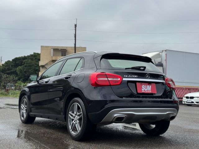 GLA200 換檔撥片/定速/倒車顯影/駕駛座記憶椅/電尾門  第6張相片