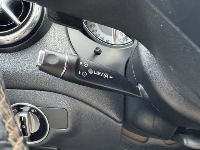 GLA200 換檔撥片/定速/倒車顯影/駕駛座記憶椅/電尾門  第9張相片