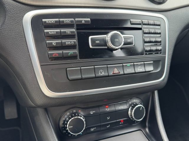 GLA200 換檔撥片/定速/倒車顯影/駕駛座記憶椅/電尾門  第11張相片