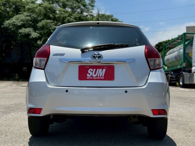 YARIS 雅緻 好開好停國產小車 超省油 稅金也不貴  第5張相片