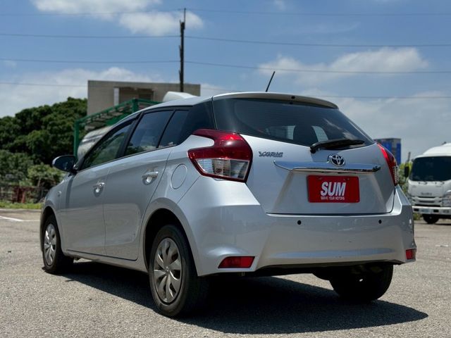 YARIS 雅緻 好開好停國產小車 超省油 稅金也不貴  第6張相片