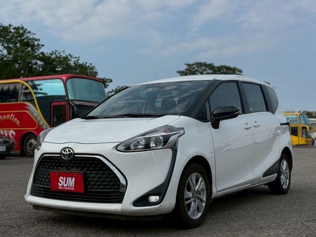 Sienta七人座 IKEY/雙電滑門/定速/後座出風口/電折後視鏡/車偏警示/自動煞停系統/方向盤快控鍵  第1張相片