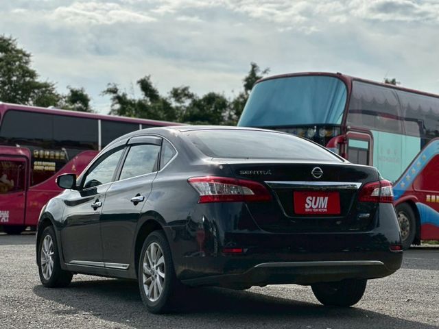 Sentra 摸門/IKEY/定速/安卓機/倒車顯影/導航/分區恆溫空調/抬頭顯示器/電折後視鏡  第6張相片