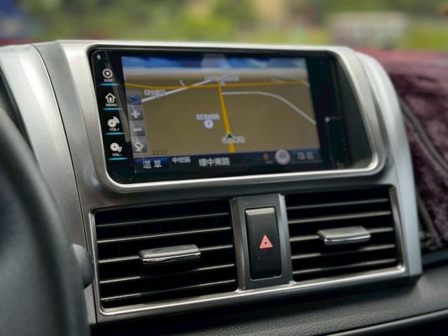 YARIS 經典+ 曜黑風格車頭/中控螢幕/衛星導航/倒車顯影  第8張相片