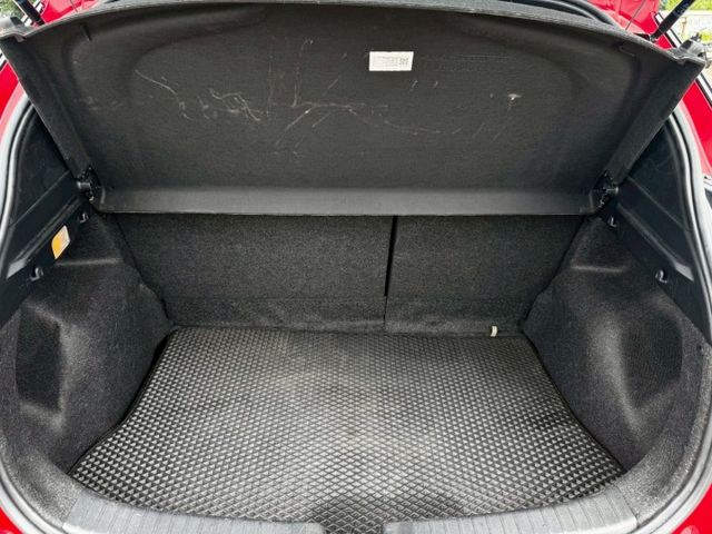 YARIS 經典+ 曜黑風格車頭/中控螢幕/衛星導航/倒車顯影  第14張相片