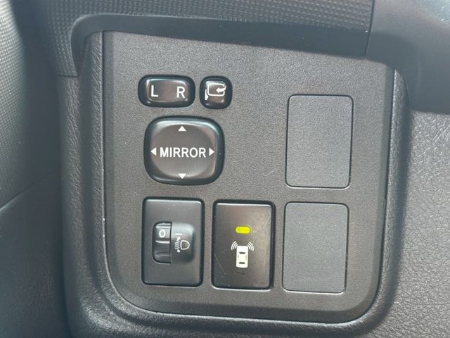 WISH 中控螢幕/倒車顯影/恆溫空調/電折後視鏡/抬頭顯示器/皮椅/後座出風口  第10張相片