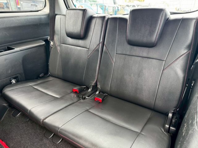WISH 中控螢幕/倒車顯影/恆溫空調/電折後視鏡/抬頭顯示器/皮椅/後座出風口  第14張相片