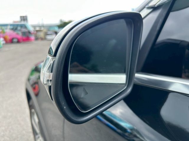 GLC300 ACC跟車/盲點偵測/摸門/全景天窗/抬頭顯示器/電熱椅/記憶椅/電動尾門  第8張相片