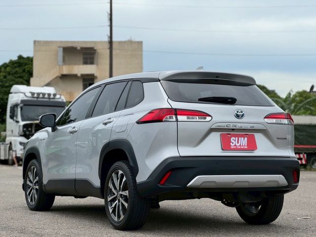 Corolla Cross油電 摸門/ACC跟車/車偏警示/恆溫空調/倒車顯影/循跡防滑/電折後視鏡/後座出風口  第6張相片