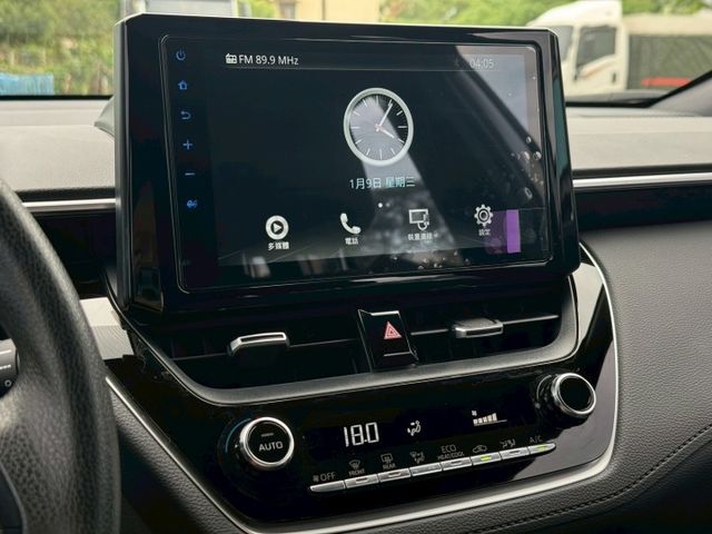 Corolla Cross油電 摸門/ACC跟車/車偏警示/恆溫空調/倒車顯影/循跡防滑/電折後視鏡/後座出風口  第11張相片