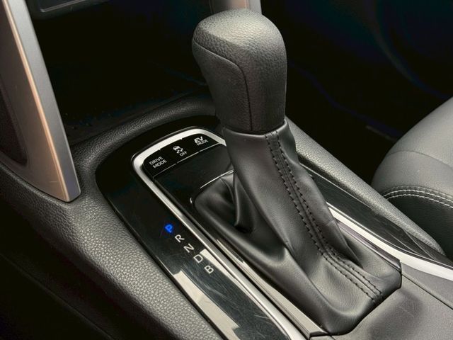 Corolla Cross油電 摸門/ACC跟車/車偏警示/恆溫空調/倒車顯影/循跡防滑/電折後視鏡/後座出風口  第13張相片