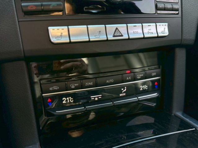 E200 Sedan 分區恆溫空調/換檔撥片/定速/倒車顯影/雙前座電熱椅  第9張相片