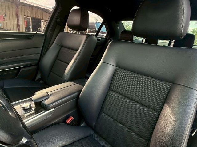 E200 Sedan 分區恆溫空調/換檔撥片/定速/倒車顯影/雙前座電熱椅  第12張相片