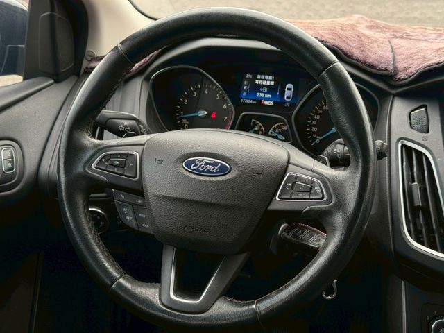 FOCUS ECOBOOST汽油時尚型 換檔撥片/定速/導航/倒車顯影/電折後視鏡/織布座椅  第8張相片