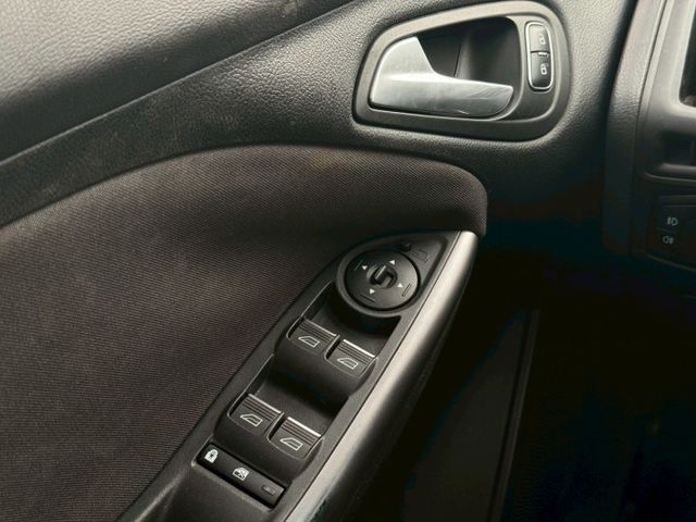 FOCUS ECOBOOST汽油時尚型 換檔撥片/定速/導航/倒車顯影/電折後視鏡/織布座椅  第13張相片