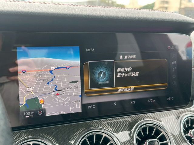 AMG E43 4MATIC天窗/通風電熱椅/柏林/環景影像/抬顯/動態座椅/巡跡防滑/電尾門/換檔撥片/定速/電子懸吊  第11張相片