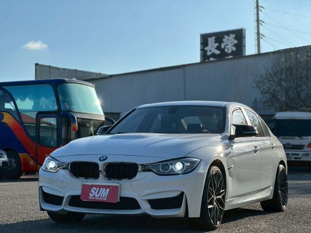 316i Sedan 分區恆溫空調/中控螢幕/倒車顯影/巡跡防滑/換檔撥片  第1張相片
