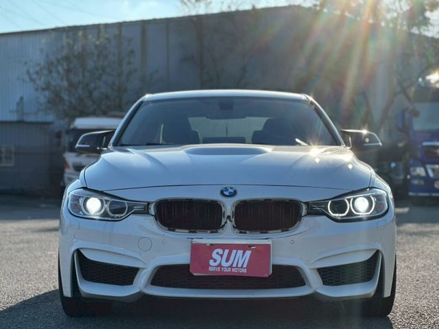 316i Sedan 分區恆溫空調/中控螢幕/倒車顯影/巡跡防滑/換檔撥片  第2張相片