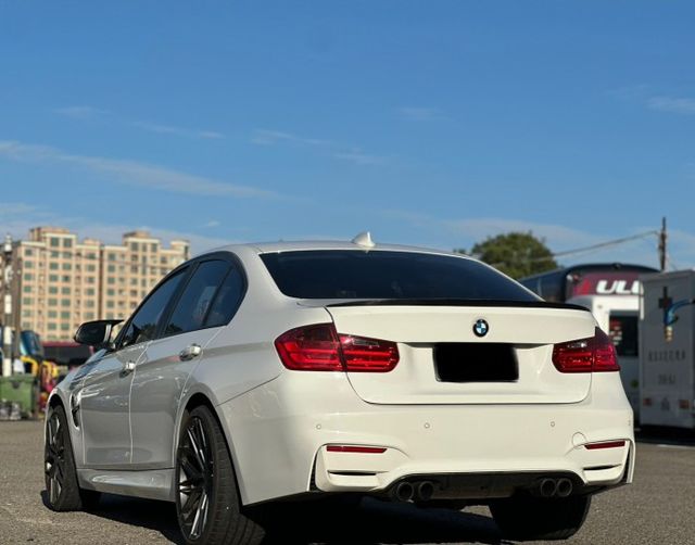 316i Sedan 分區恆溫空調/中控螢幕/倒車顯影/巡跡防滑/換檔撥片  第6張相片