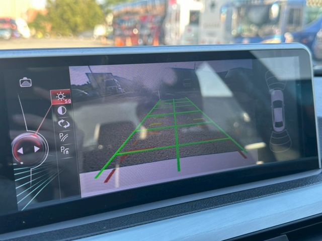 316i Sedan 分區恆溫空調/中控螢幕/倒車顯影/巡跡防滑/換檔撥片  第13張相片