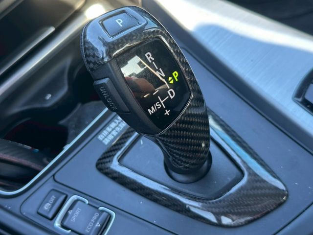 316i Sedan 分區恆溫空調/中控螢幕/倒車顯影/巡跡防滑/換檔撥片  第16張相片