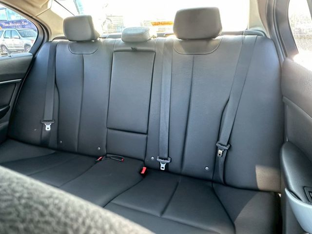 316i Sedan 分區恆溫空調/中控螢幕/倒車顯影/巡跡防滑/換檔撥片  第18張相片