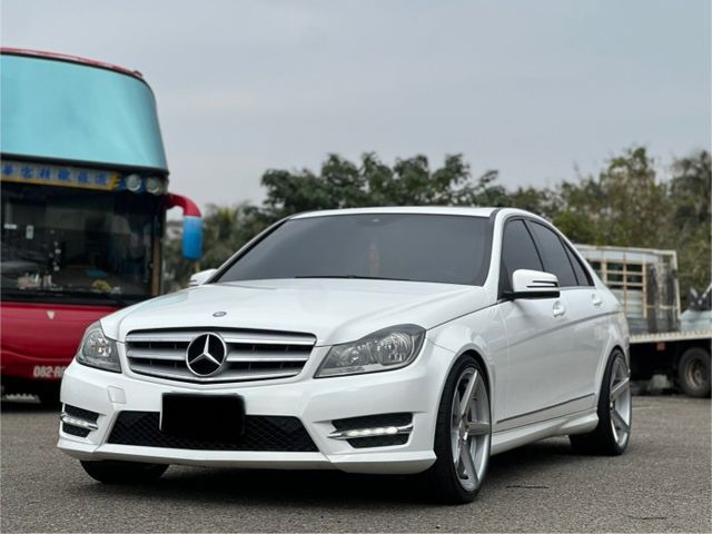 C250 電動椅/方向盤快控鍵/電動天窗/衛星導航/倒車顯影/分區恆溫空調/定速  第1張相片