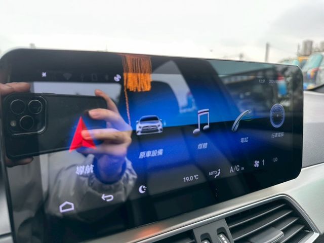 C250 電動椅/方向盤快控鍵/電動天窗/衛星導航/倒車顯影/分區恆溫空調/定速  第12張相片