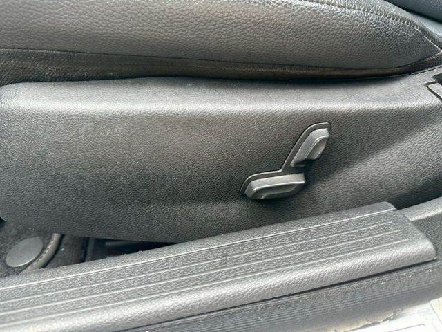 C250 電動椅/方向盤快控鍵/電動天窗/衛星導航/倒車顯影/分區恆溫空調/定速  第15張相片