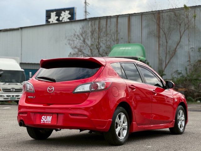 MAZDA3 5D 電動天窗/方向盤快控鍵/電折後視鏡  第4張相片
