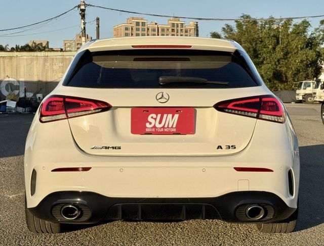 AMG A35 盲點/摸門/全景天窗/記憶電動椅/ACC跟車/換檔撥片/分區恆溫空調/倒車顯影/導航/自動停車系統  第5張相片